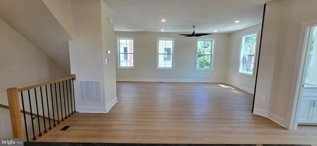 Building Photo - 1 Chapel Alley