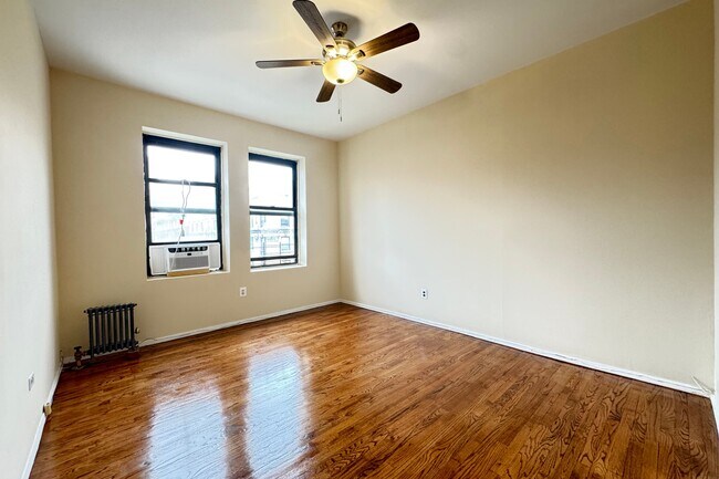 Building Photo - 55 Tiemann Pl