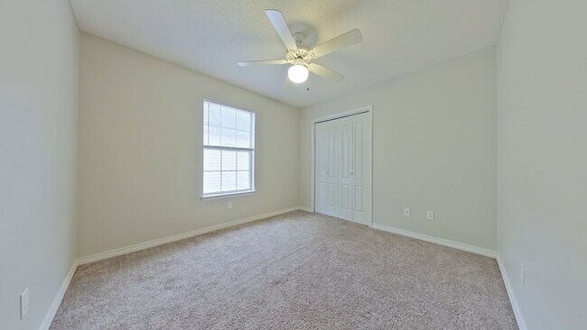 Building Photo - 113 Oakhill Ave