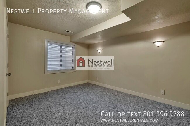 Building Photo - 1327 Urbandale Ln