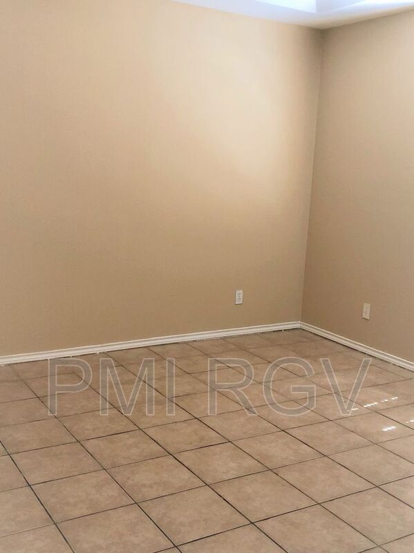 Building Photo - 703 La Mancha Dr