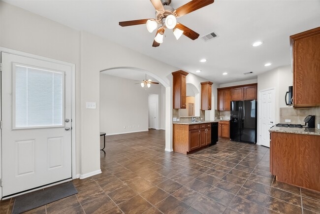 Building Photo - 4205 Graceland Dr