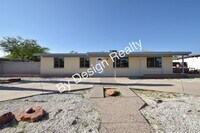 Building Photo - Pristine Remodeled Olive Grove 4 Bedroom 2...