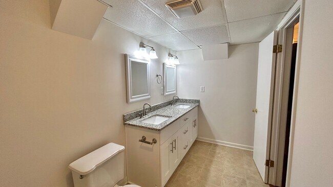Building Photo - 1476 Lively Ridge Rd NE