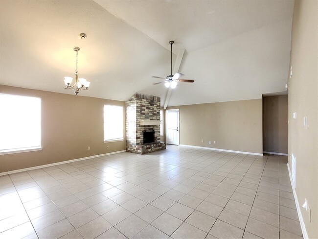 Building Photo - 16026 Barbarossa Dr