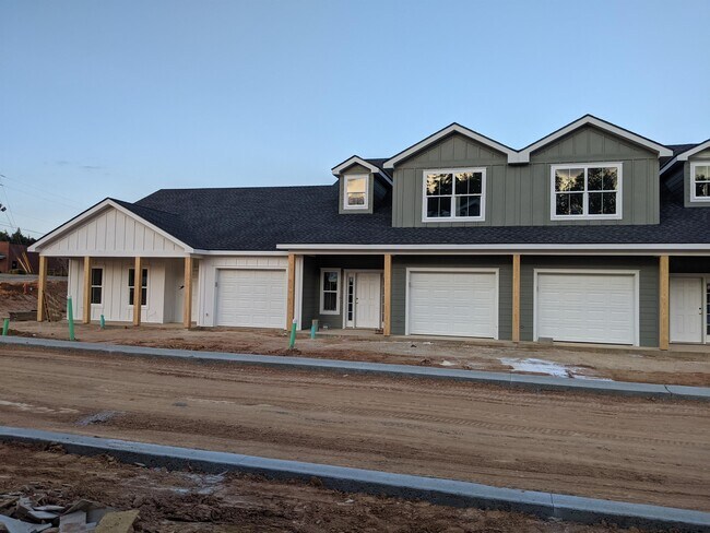 Building Photo - 221 Mose Coleman Dr