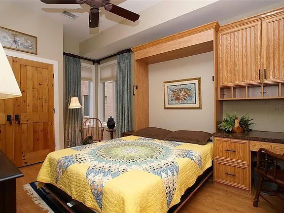 Building Photo - "Luxurious Living Awaits: Spacious 2-Bed, 3-Bath Apartment in Prime Clayton Location!"