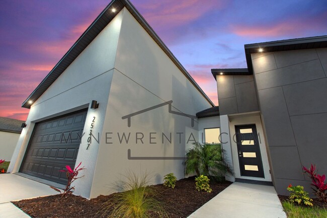 Building Photo - 25307 Alicante Dr