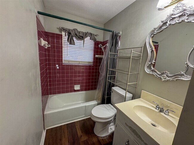 Building Photo - 1213 Idlewood Dr