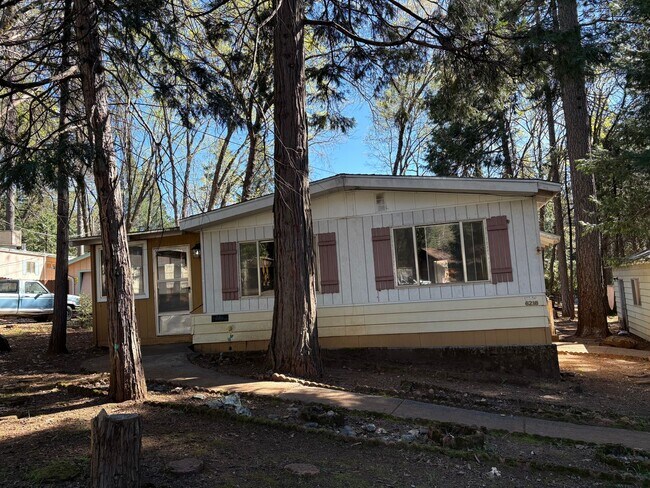 Building Photo - 6218 Leicester Dr