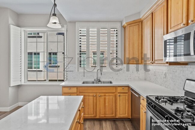 Building Photo - 727 Northrup St