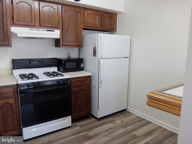 Building Photo - 309 Trinity Ct