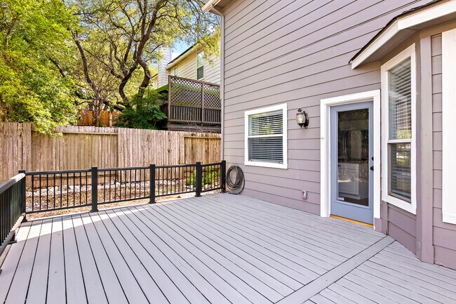 Building Photo - 24626 Dawn Arrow