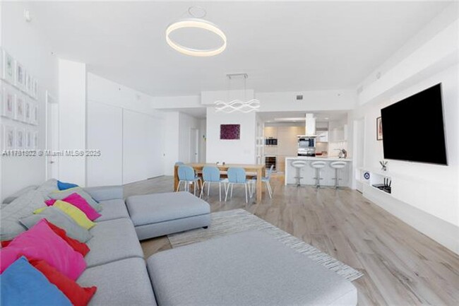 Building Photo - 17111 Biscayne Blvd