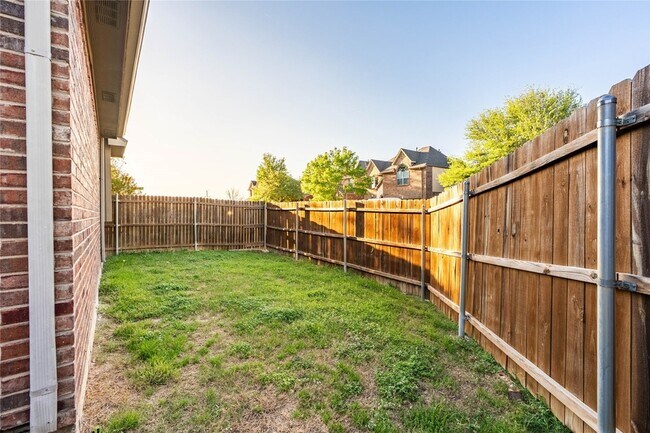 Building Photo - 7220 Petersburg Dr