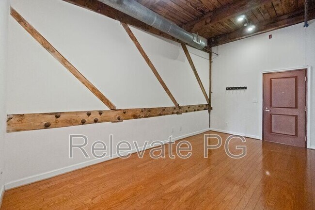 Building Photo - 815 Porter St