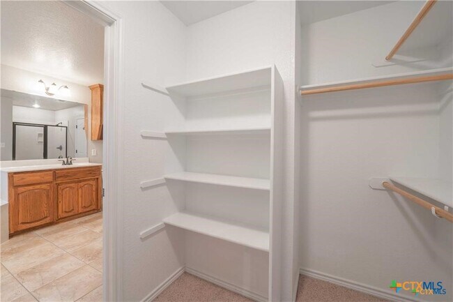 Building Photo - 6201 Flag Stone Dr