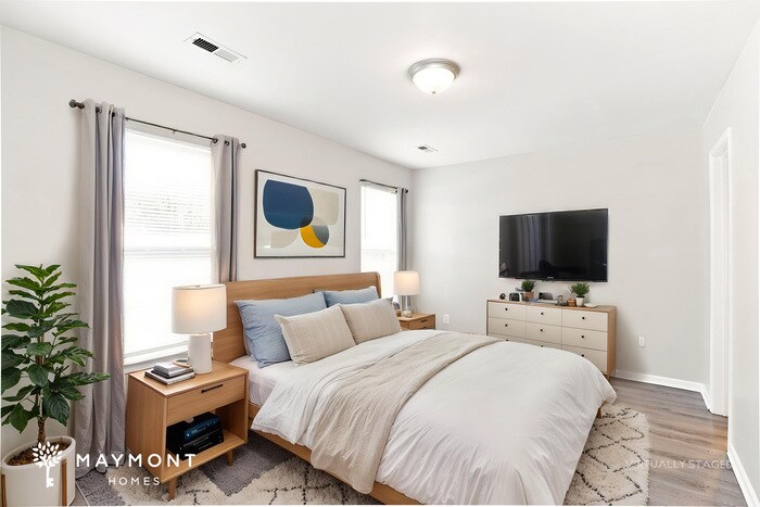 Building Photo - 907 Tennyson Dr