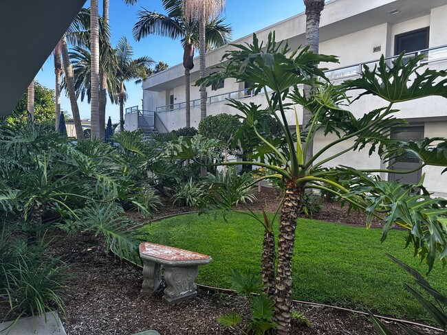 Building Photo - Carlsbad Village  Furnished 2 bedroom/2 ba...