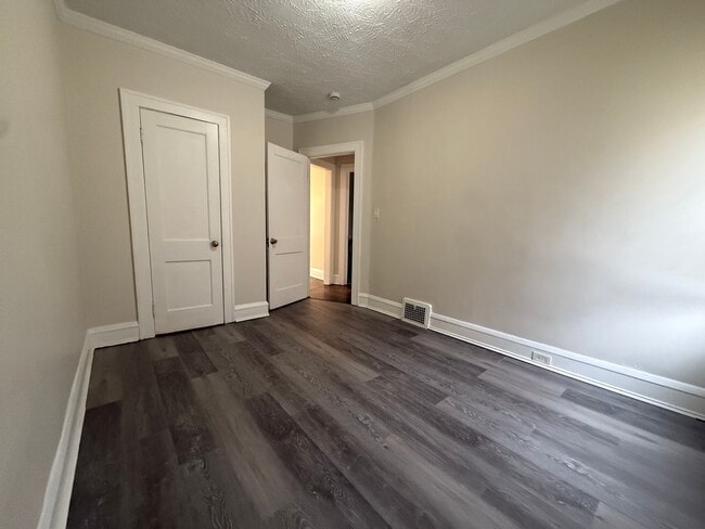 Building Photo - 3241 Kildare Rd