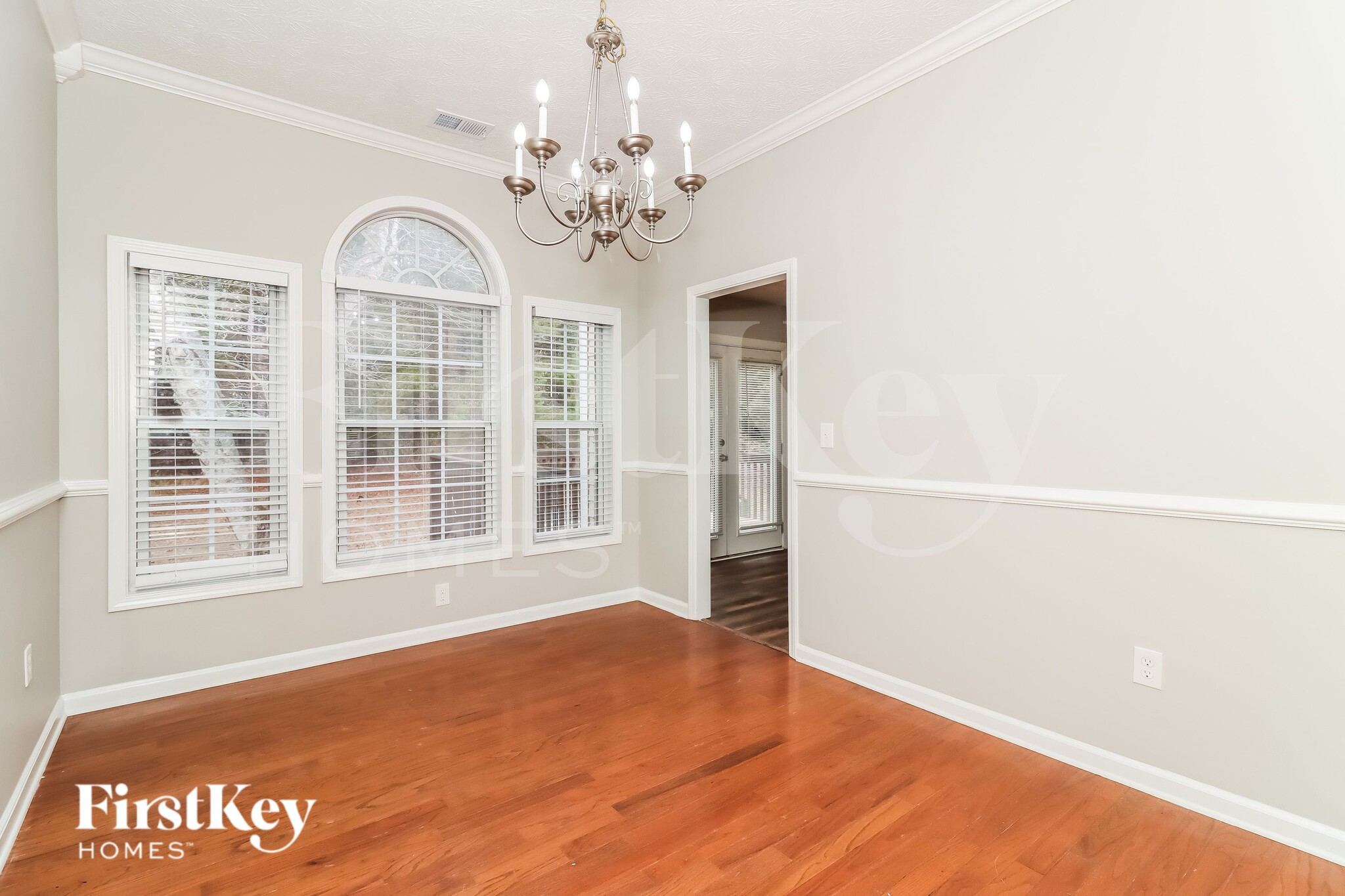 Building Photo - 1627 Eagle Dr