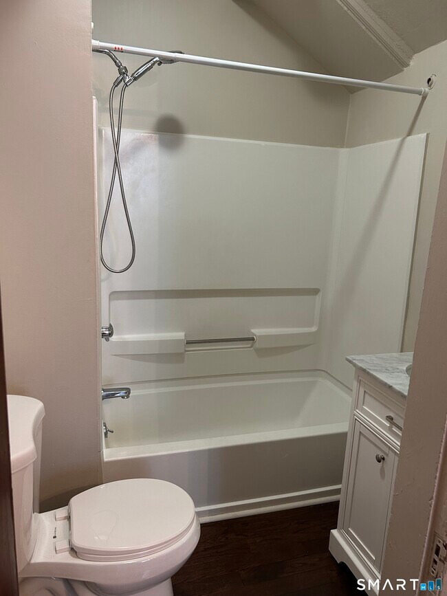 Building Photo - 214 Broadway