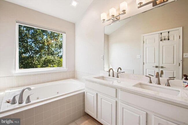 Building Photo - 6339 Dunman Way