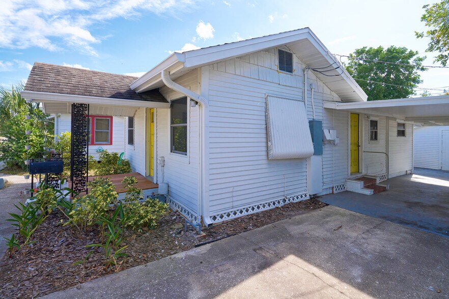 Building Photo - 1628 32nd Ave N