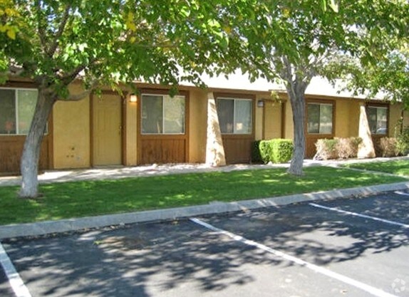 Building Photo - Rick Court Apartments