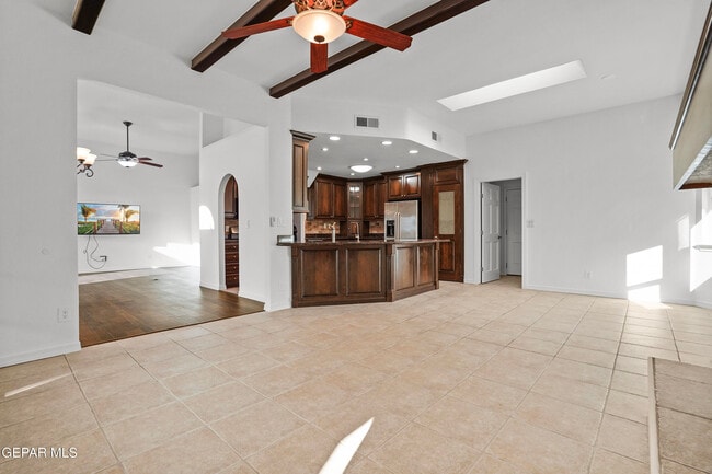 Building Photo - 7216 San Marino Dr