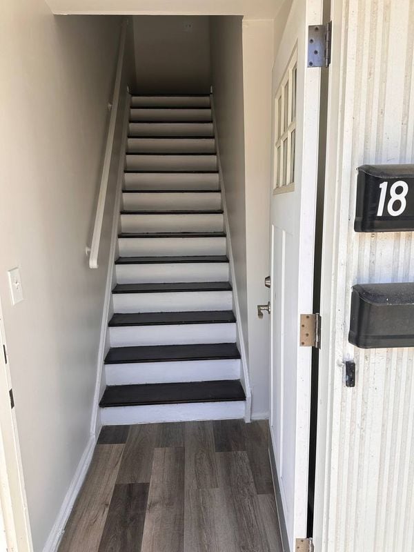 Building Photo - 581 Patten Ave