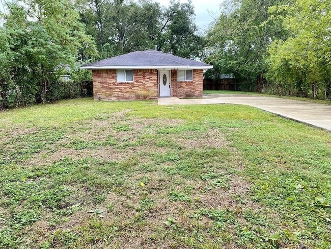 Building Photo - 4318 Weaver Rd
