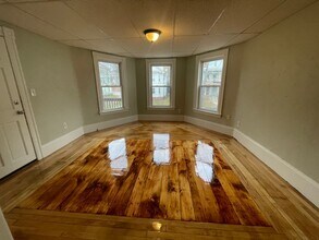 Building Photo - 83 Coombs St