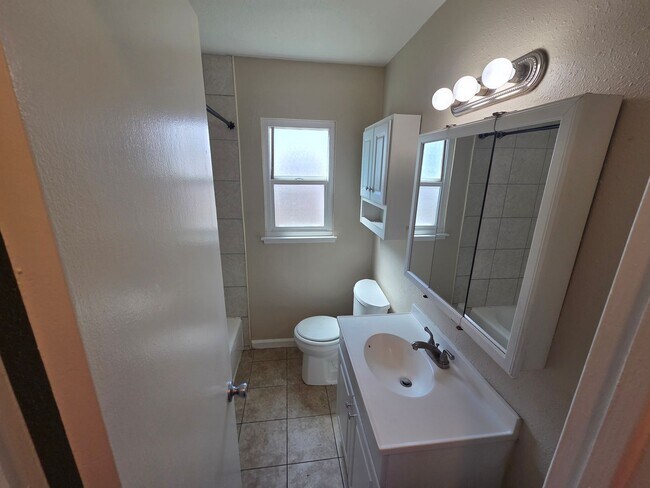 Building Photo - 15303 Fairhope Dr