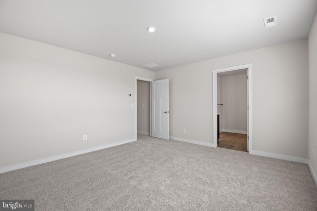 Building Photo - 21 Lyriq Ct