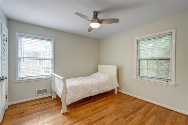 Building Photo - 2955 Delcourt Dr