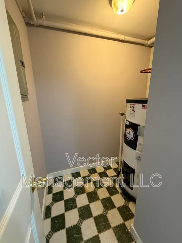 Building Photo - 1349 Dixwell Ave