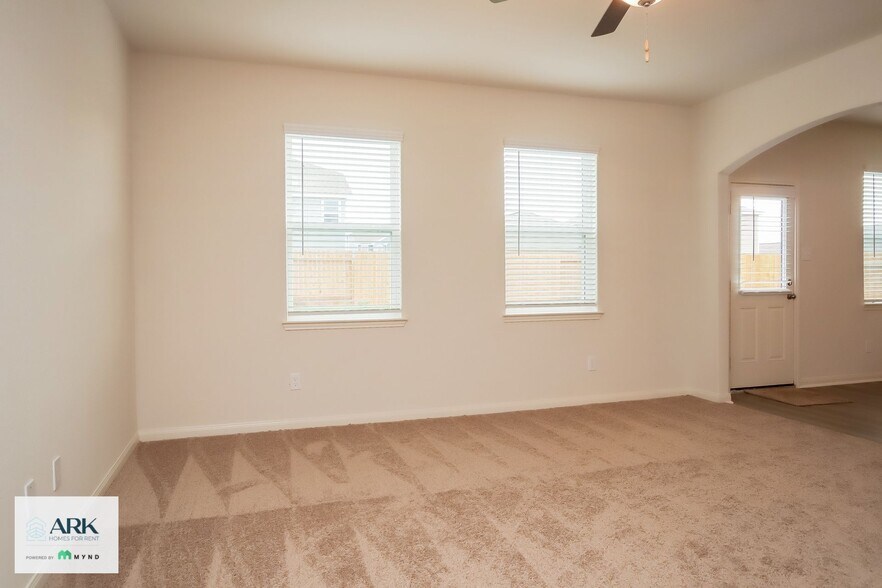 Building Photo - 5826 Sapphire Lagoon Rd