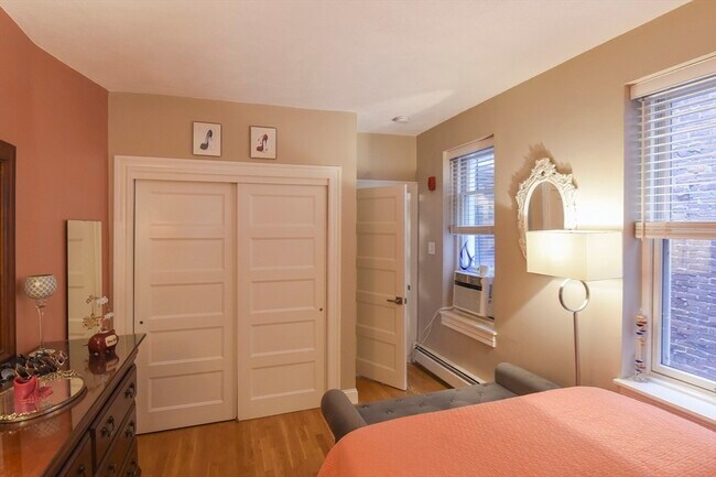 Building Photo - 47 Tileston St