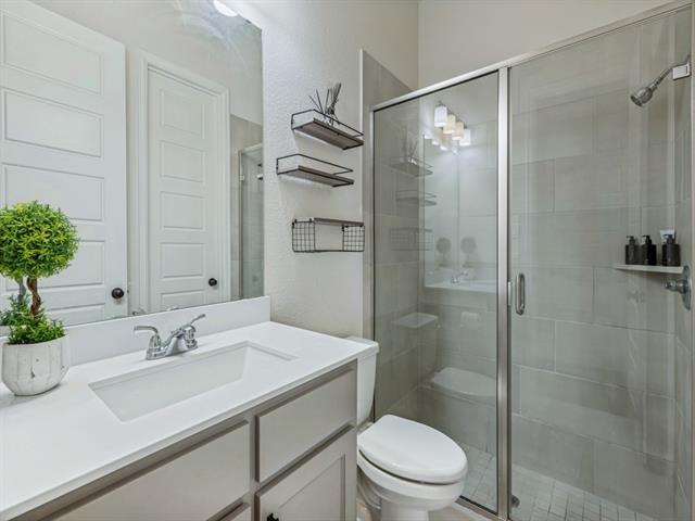 Building Photo - 2450 Kates Pl