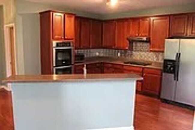 Building Photo - 8580 Cassia Dr