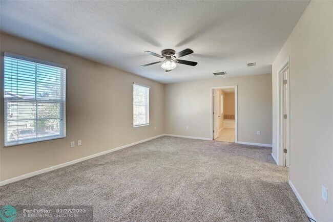 Building Photo - 1566 Lexington Square SW