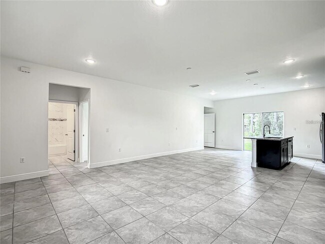 Building Photo - 406 Marion Oaks Trail