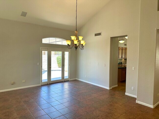 Building Photo - Spectacular Club West Executive home on co...