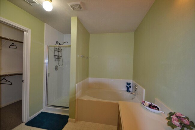 Building Photo - 5126 Riverwood Dr