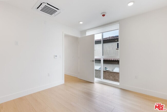 Building Photo - 8561 Belmont St