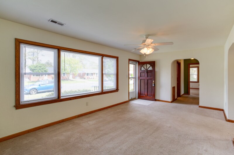 Building Photo - 45 St Albans Dr