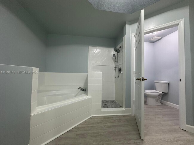 Building Photo - 11369 NW 73rd Terrace