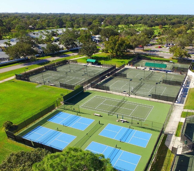 Building Photo - Palm Aire Fully Furnished Rental