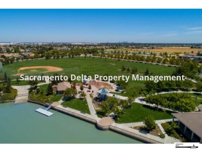 Building Photo - 2bed/2.5bath Model Home in West Sac Develo...